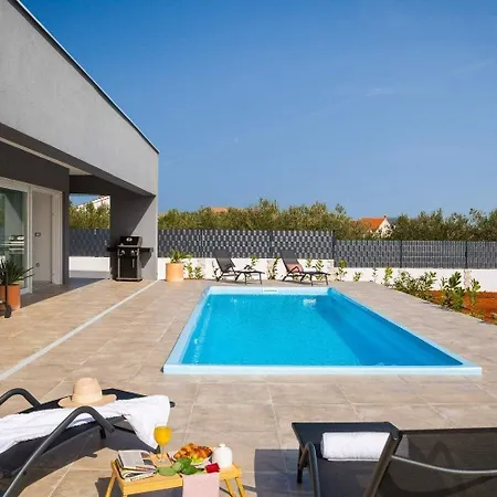 Ferienhaus Mit Privatpool Fur 6 Personen Ca 200 Qm In Jezera, Dalmatien Norddalmatien * イェゼラ