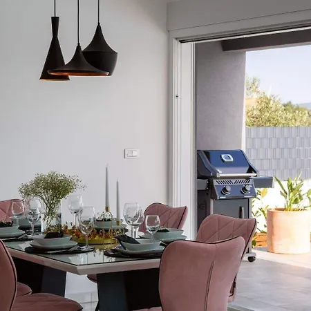 Ferienhaus Mit Privatpool Fur 6 Personen Ca 200 Qm In Jezera, Dalmatien Norddalmatien