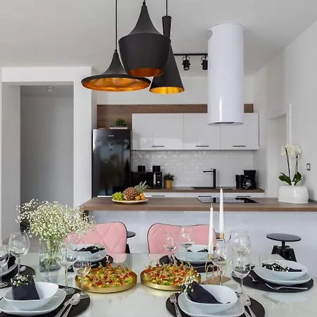 Ferienhaus Mit Privatpool Fur 6 Personen Ca 200 Qm In Jezera, Dalmatien Norddalmatien *