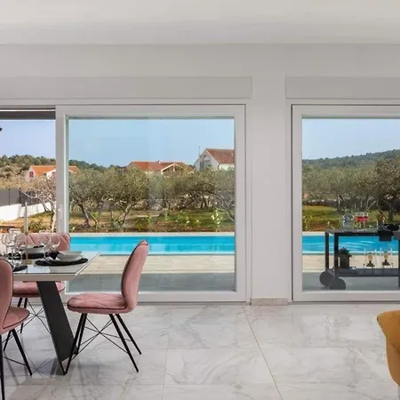 Ferienhaus Mit Privatpool Fur 6 Personen Ca 200 Qm In Jezera, Dalmatien Norddalmatien 別荘 イェゼラ